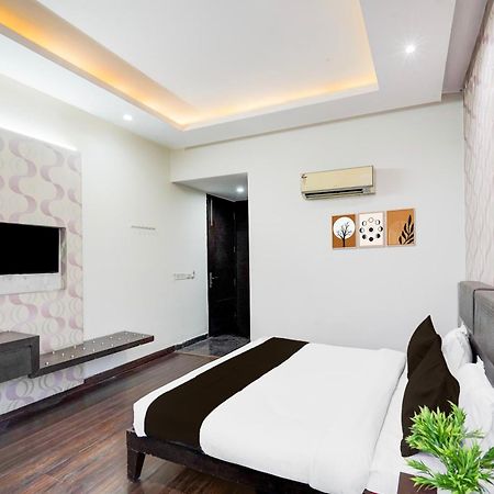 Super Townhouse Sector 51 Noida Near Metro Station Hotel Exterior foto