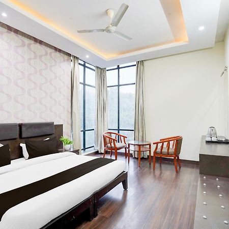 Super Townhouse Sector 51 Noida Near Metro Station Hotel Exterior foto