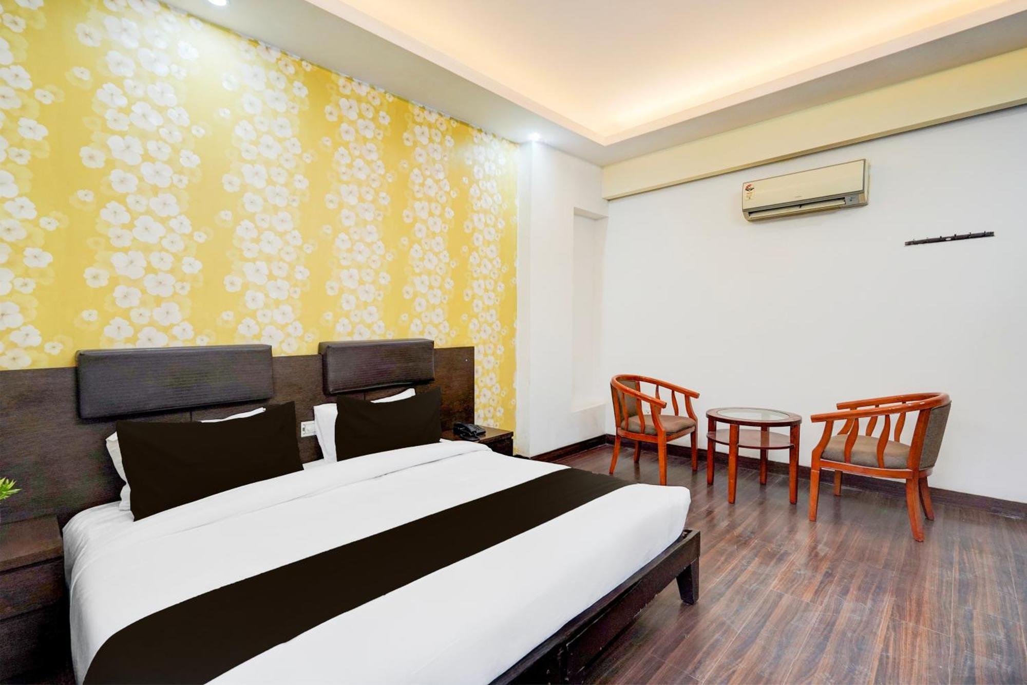 Super Townhouse Sector 51 Noida Near Metro Station Hotel Exterior foto