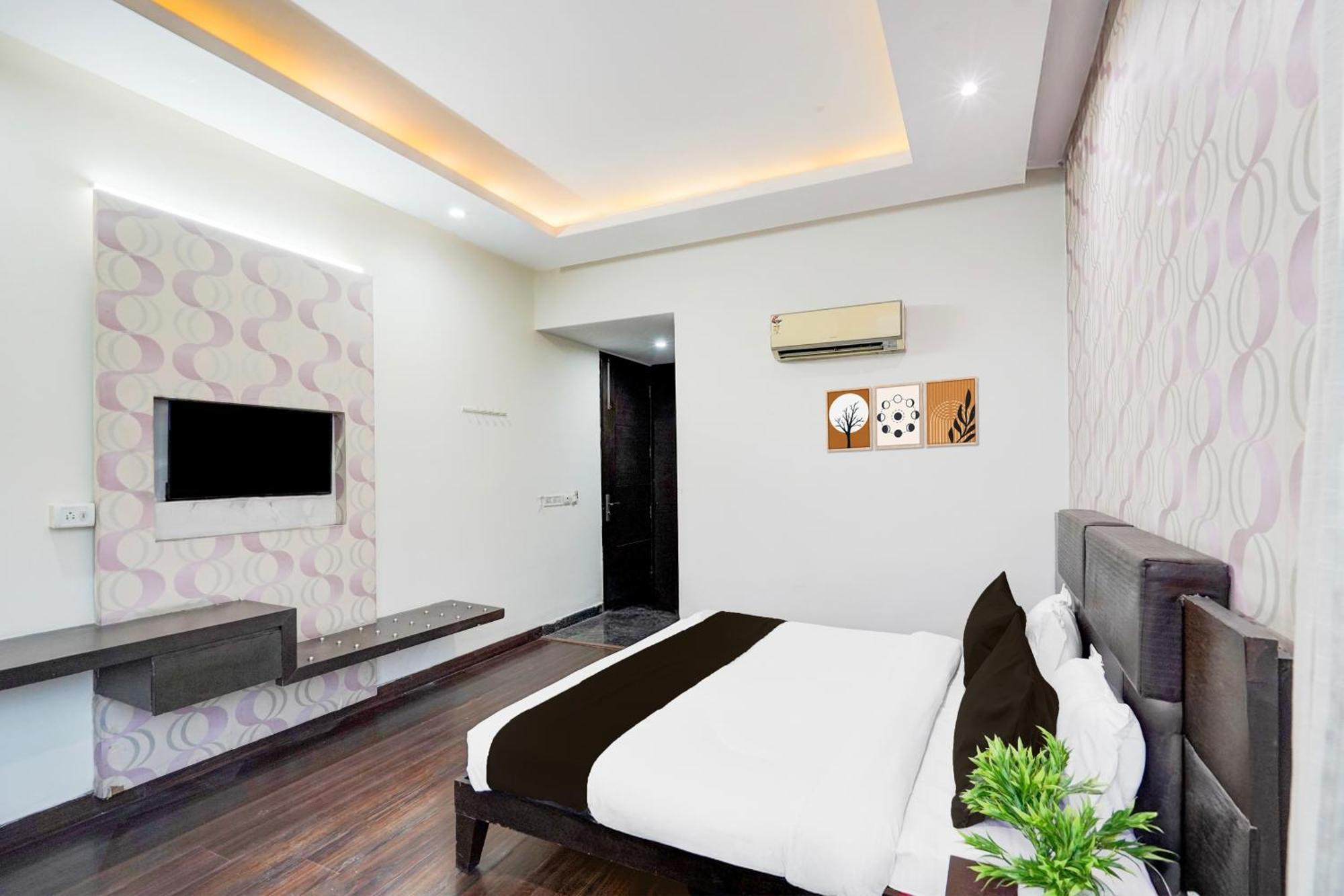 Super Townhouse Sector 51 Noida Near Metro Station Hotel Exterior foto