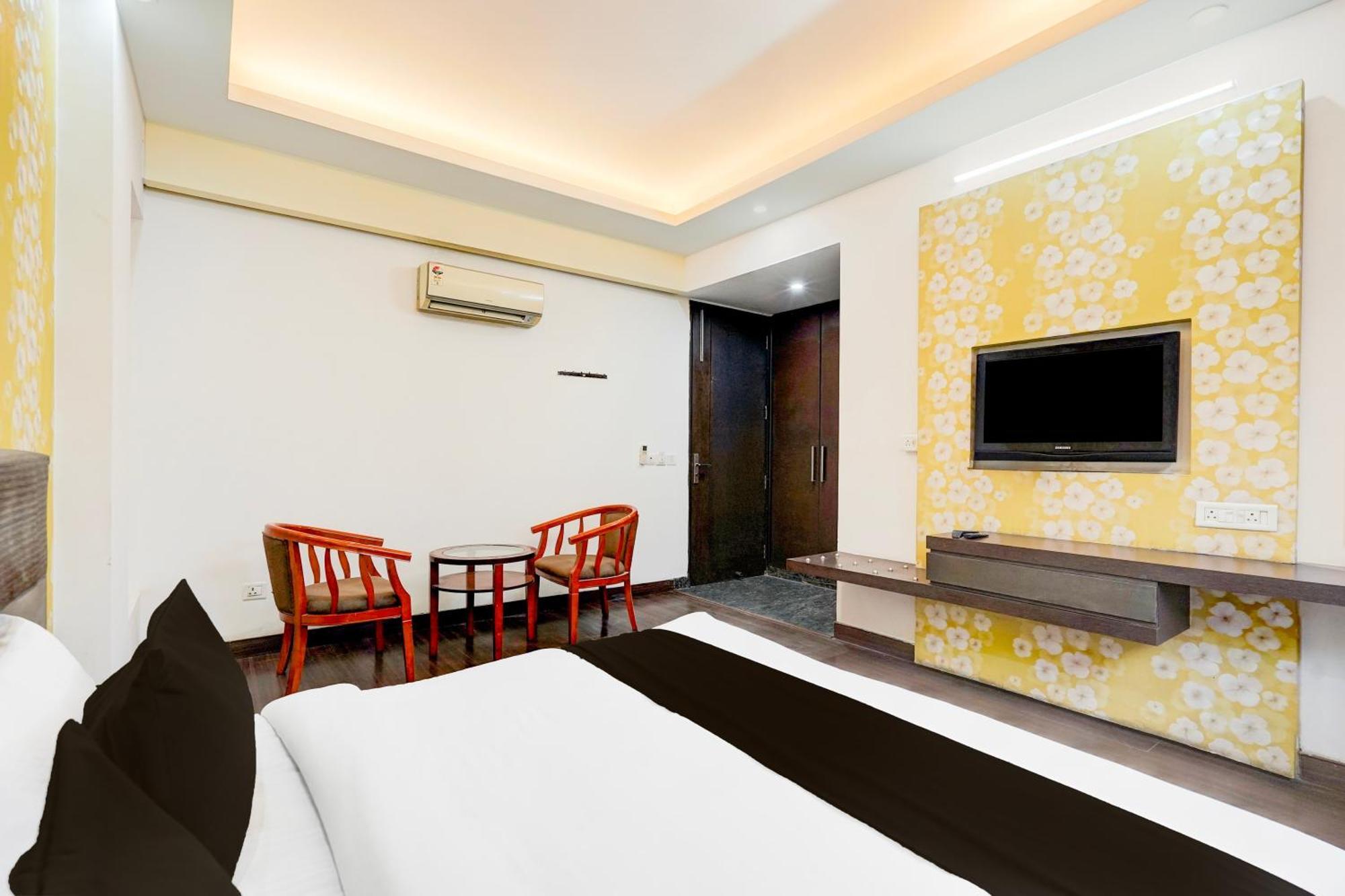 Super Townhouse Sector 51 Noida Near Metro Station Hotel Exterior foto