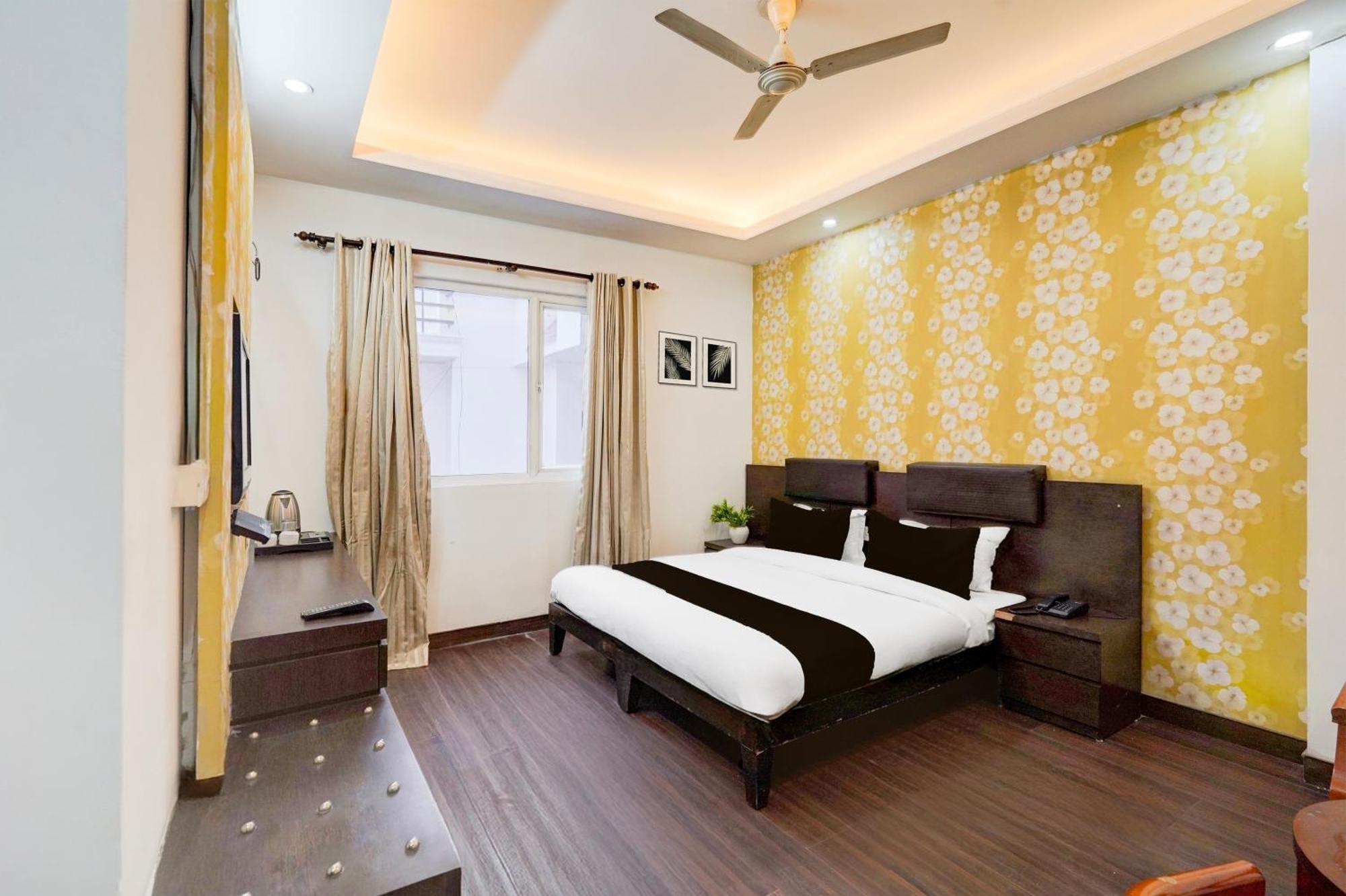 Super Townhouse Sector 51 Noida Near Metro Station Hotel Exterior foto