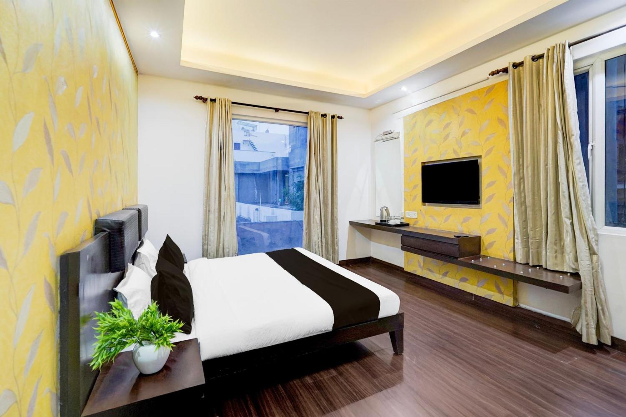 Super Townhouse Sector 51 Noida Near Metro Station Hotel Exterior foto