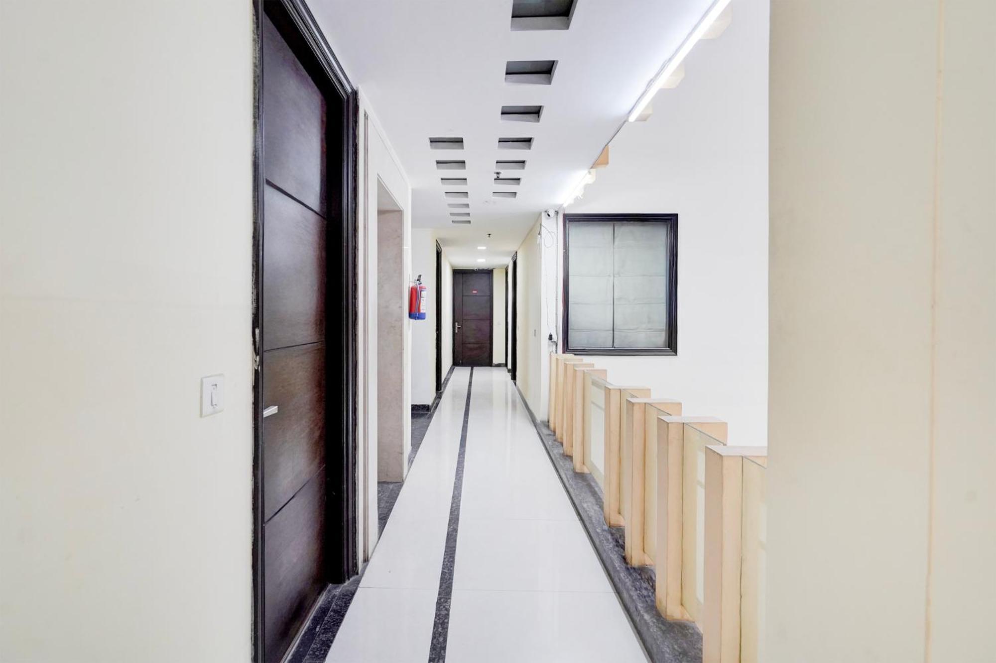 Super Townhouse Sector 51 Noida Near Metro Station Hotel Exterior foto