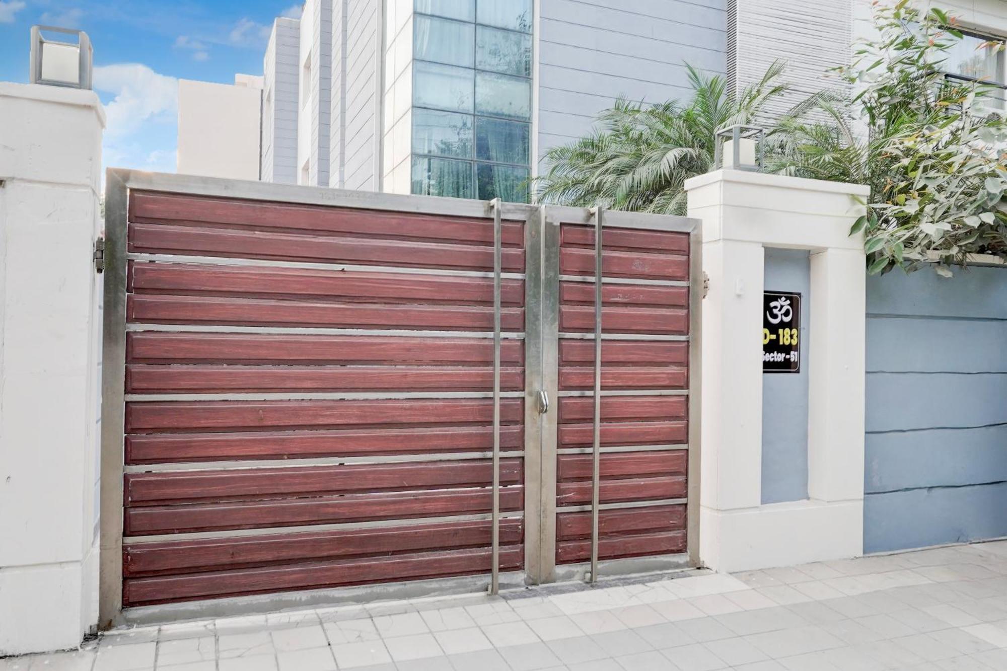 Super Townhouse Sector 51 Noida Near Metro Station Hotel Exterior foto